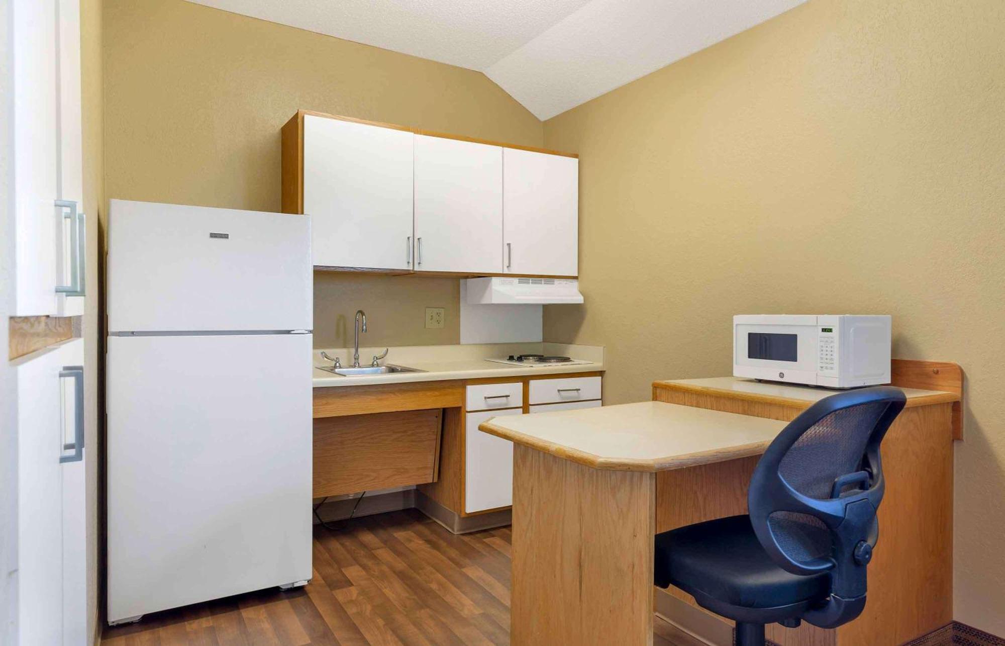 Extended Stay America Select Suites - Orlando - Lake Mary - 1040 Greenwood Blvd Exterior foto