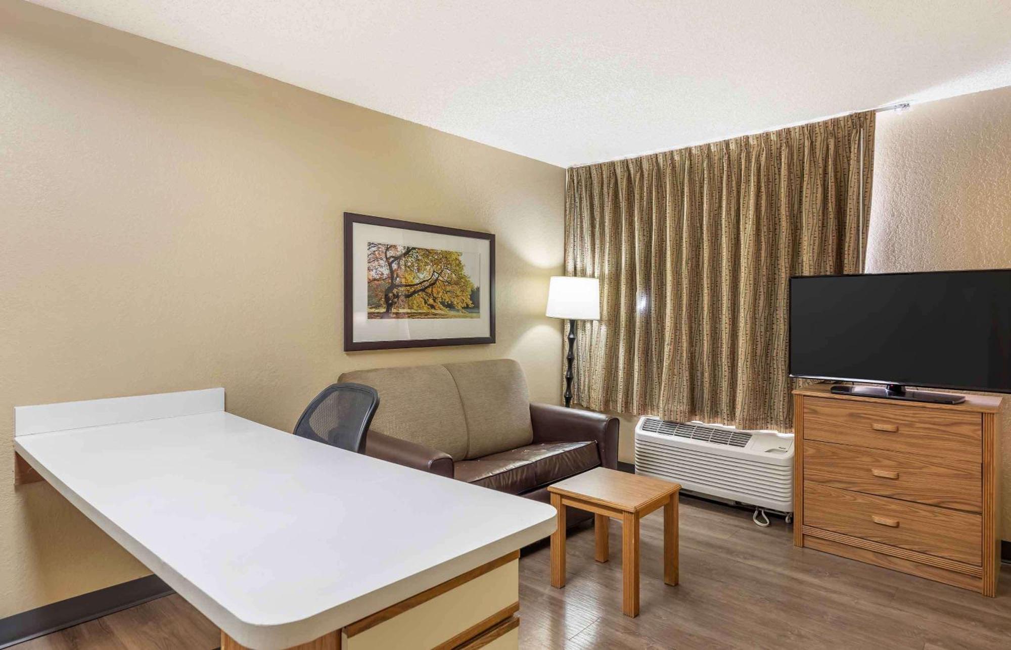 Extended Stay America Select Suites - Orlando - Lake Mary - 1040 Greenwood Blvd Exterior foto